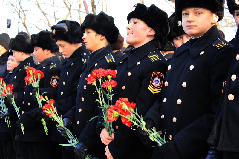Подрастающее поколение почтило память крейсера "Варяг"